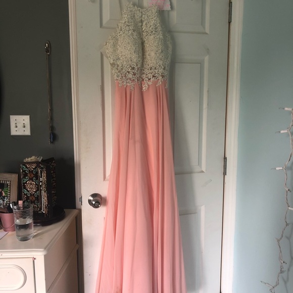 Pink lace prom dress - Picture 2 of 5